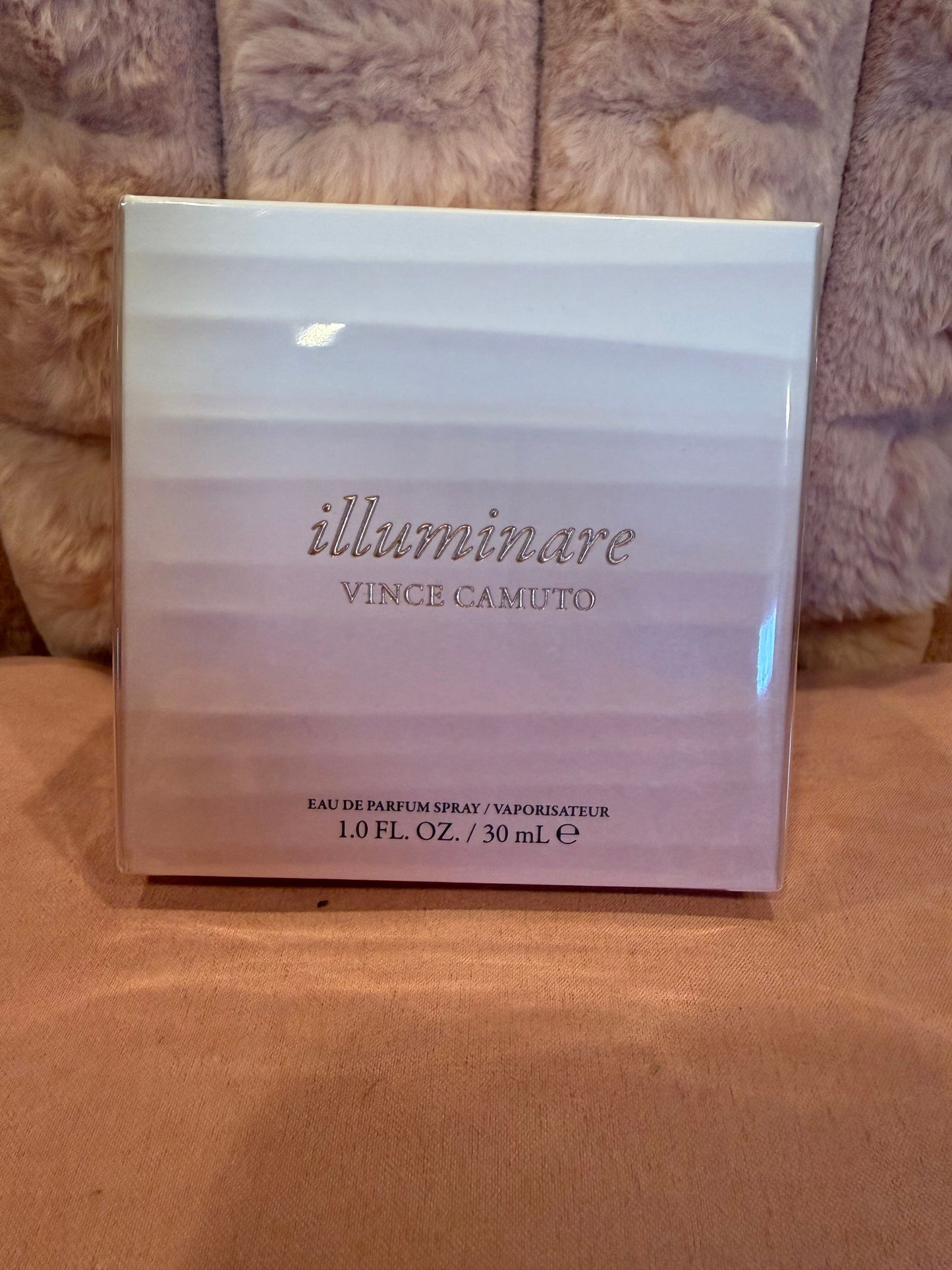 Vince Camuto - Illuminare
