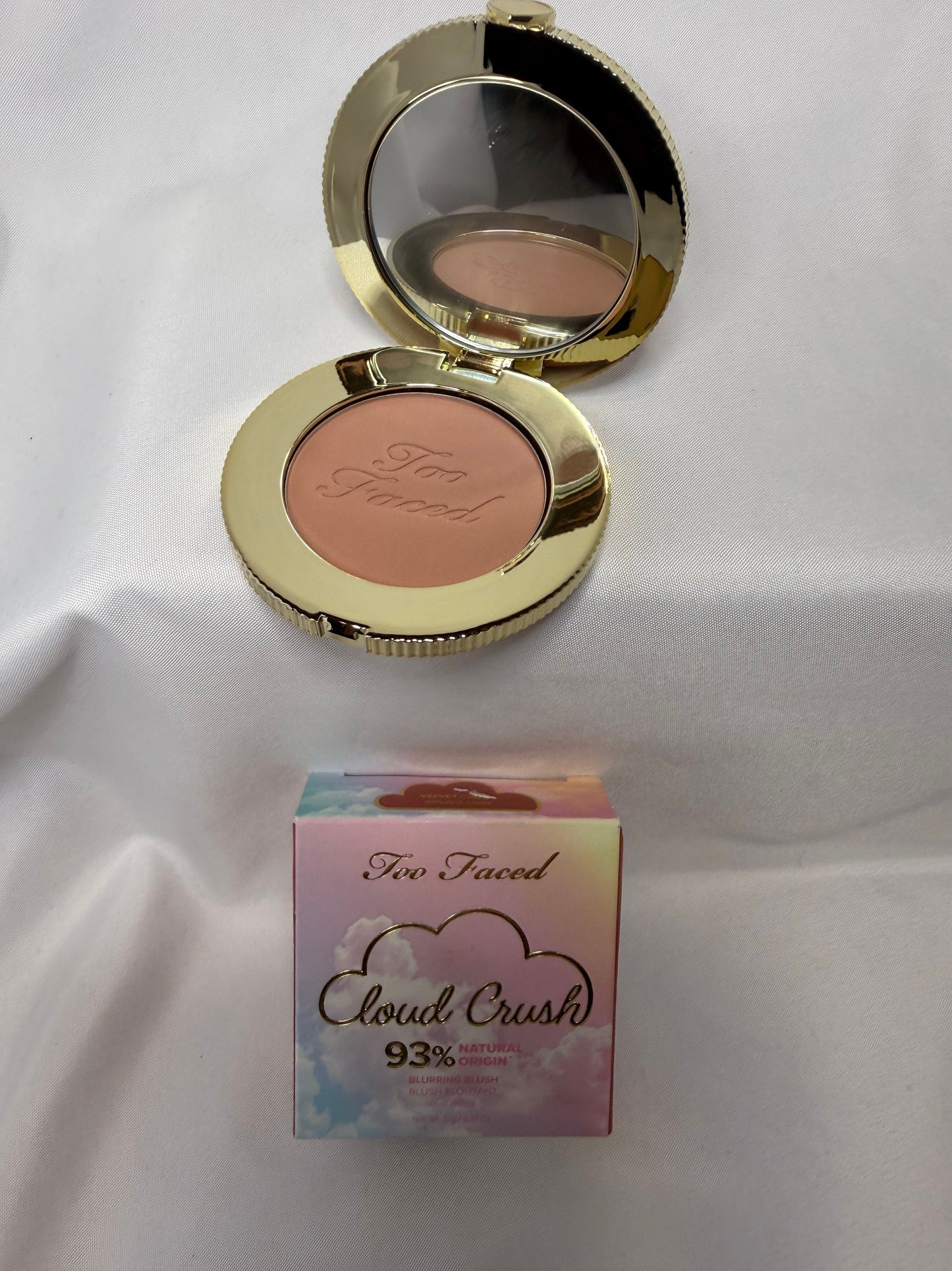 Too Faced - Cloud Crush - Velvet Crush