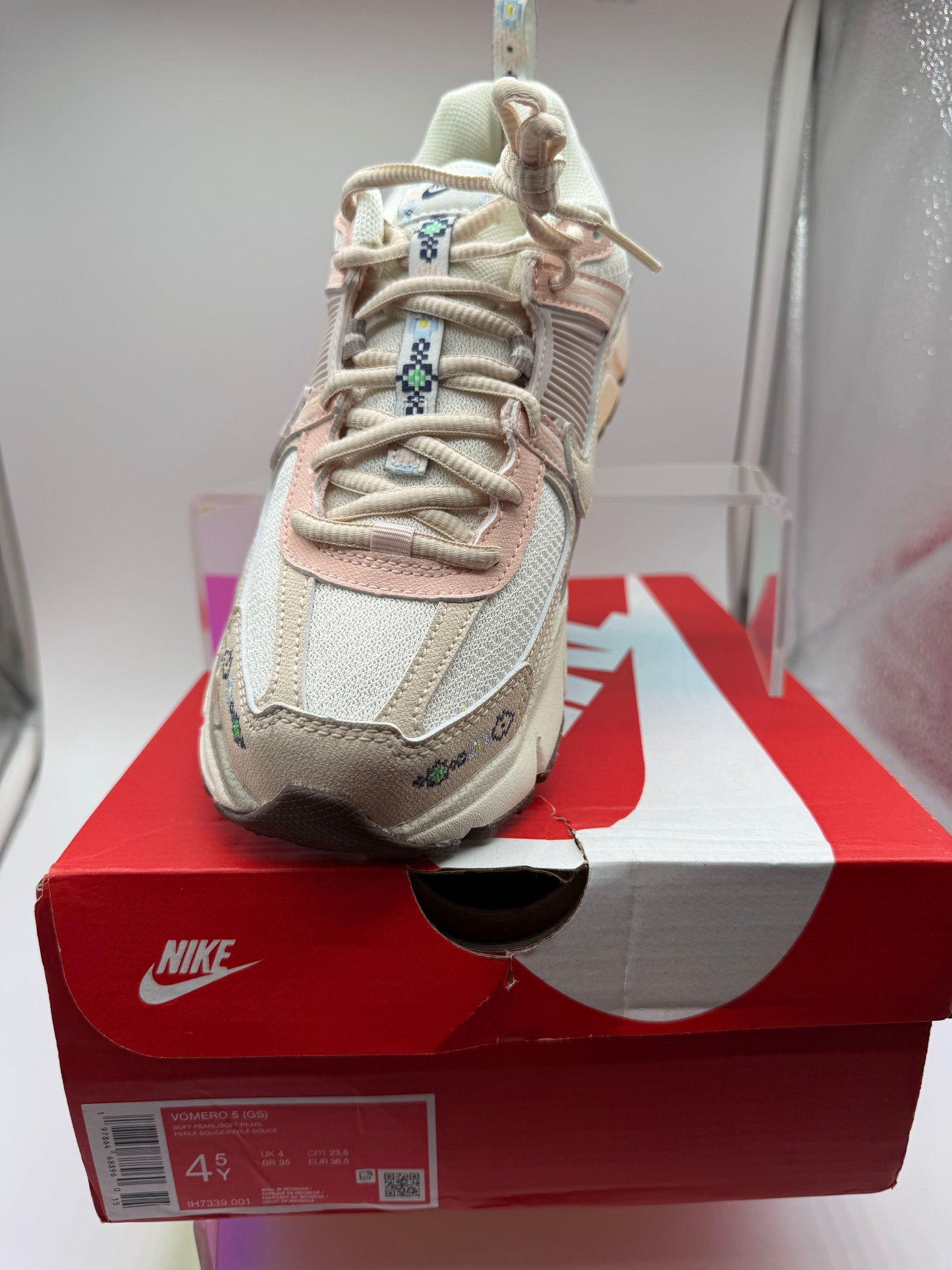 Nike Vomero 5 - 4.5Y - Soft Pearl