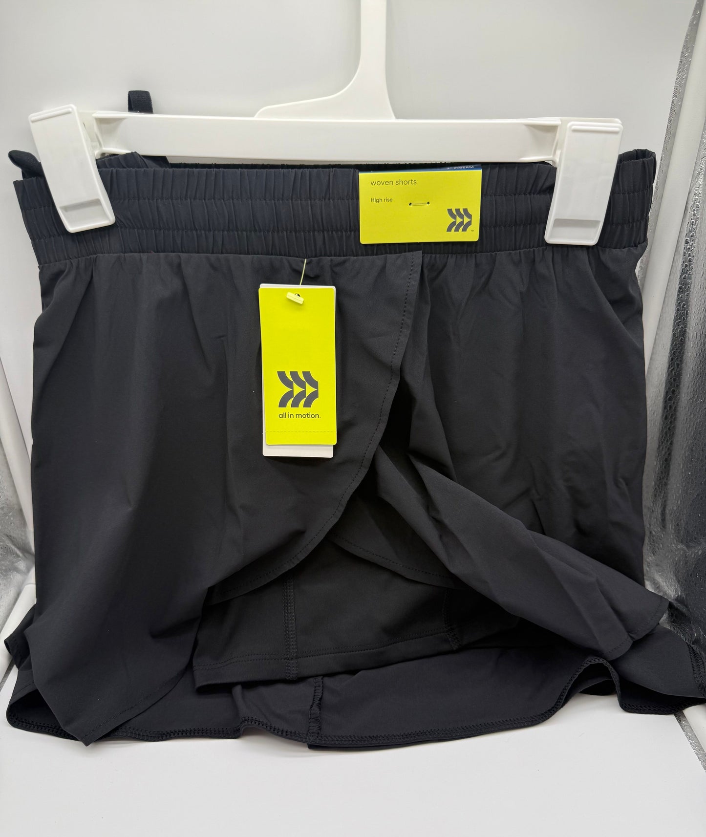 All in Motion - Black Woven Shorts - L