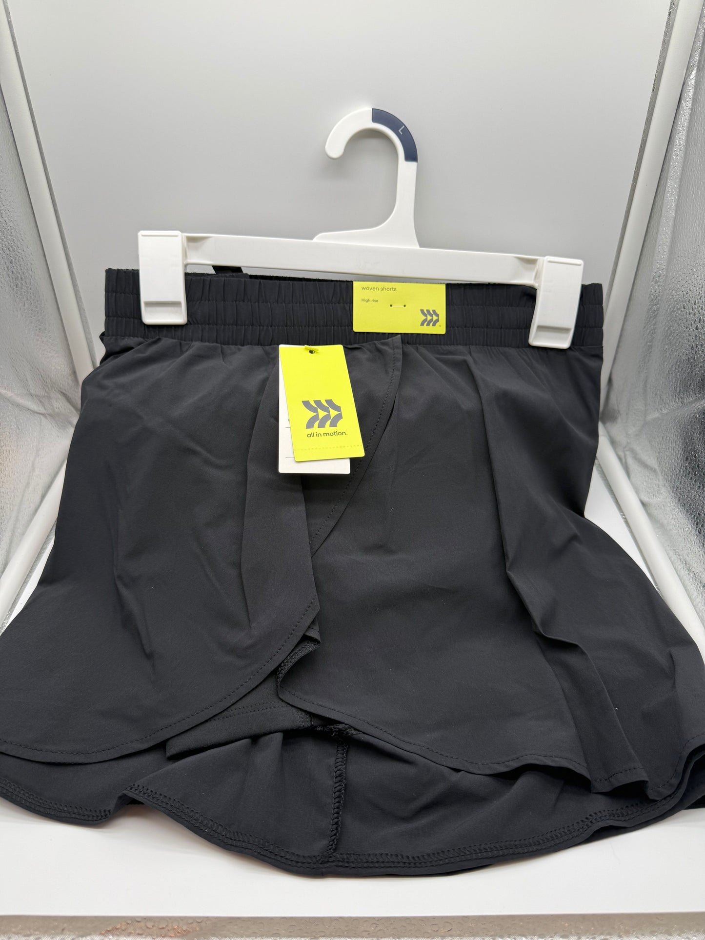 all in motion - Black Woven Shorts- Lg