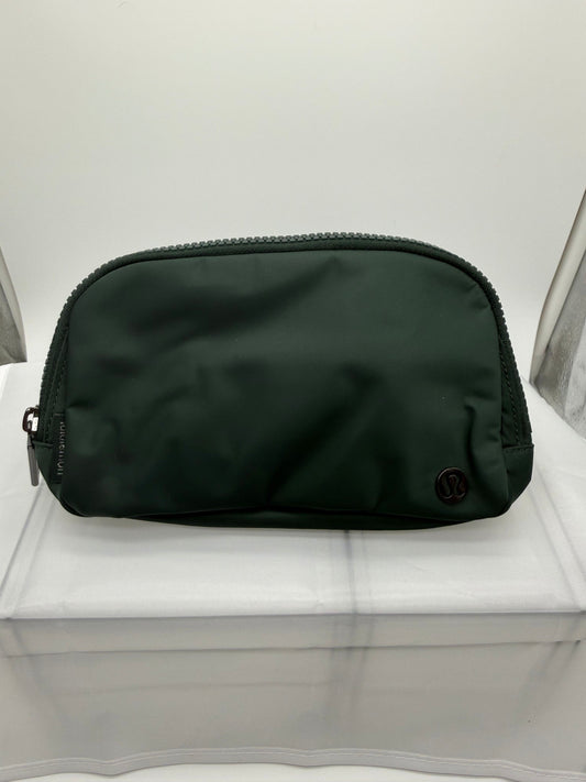 Lululemon Everywhere Belt Bag - Rainforest Green