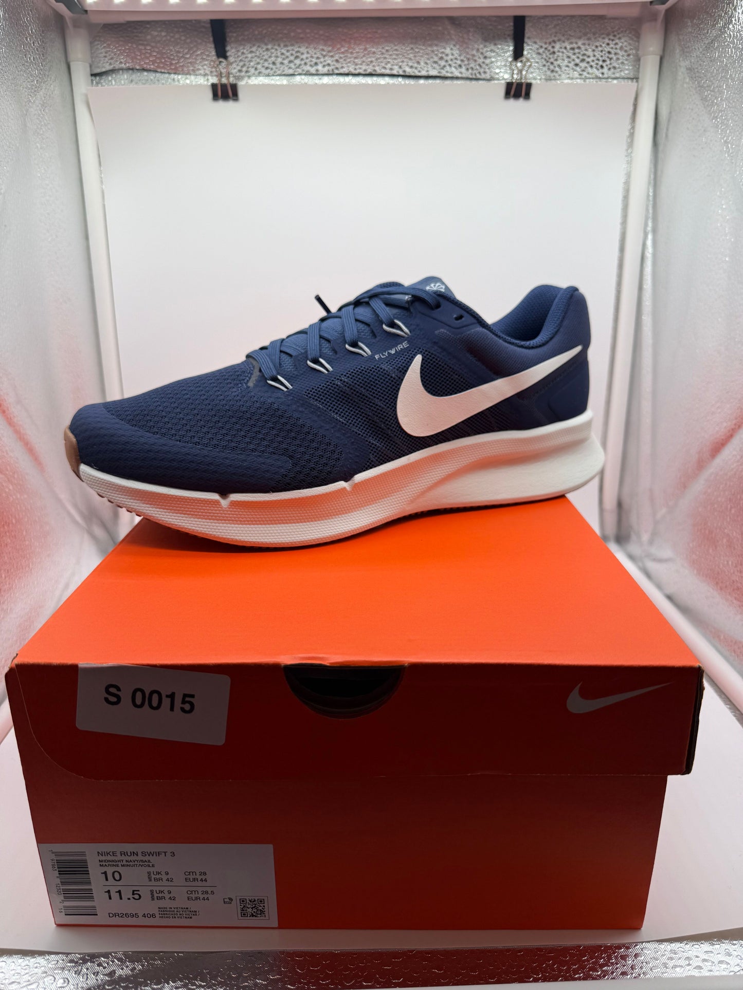 Nike Run Swift 3 - M- 10, W-11.5