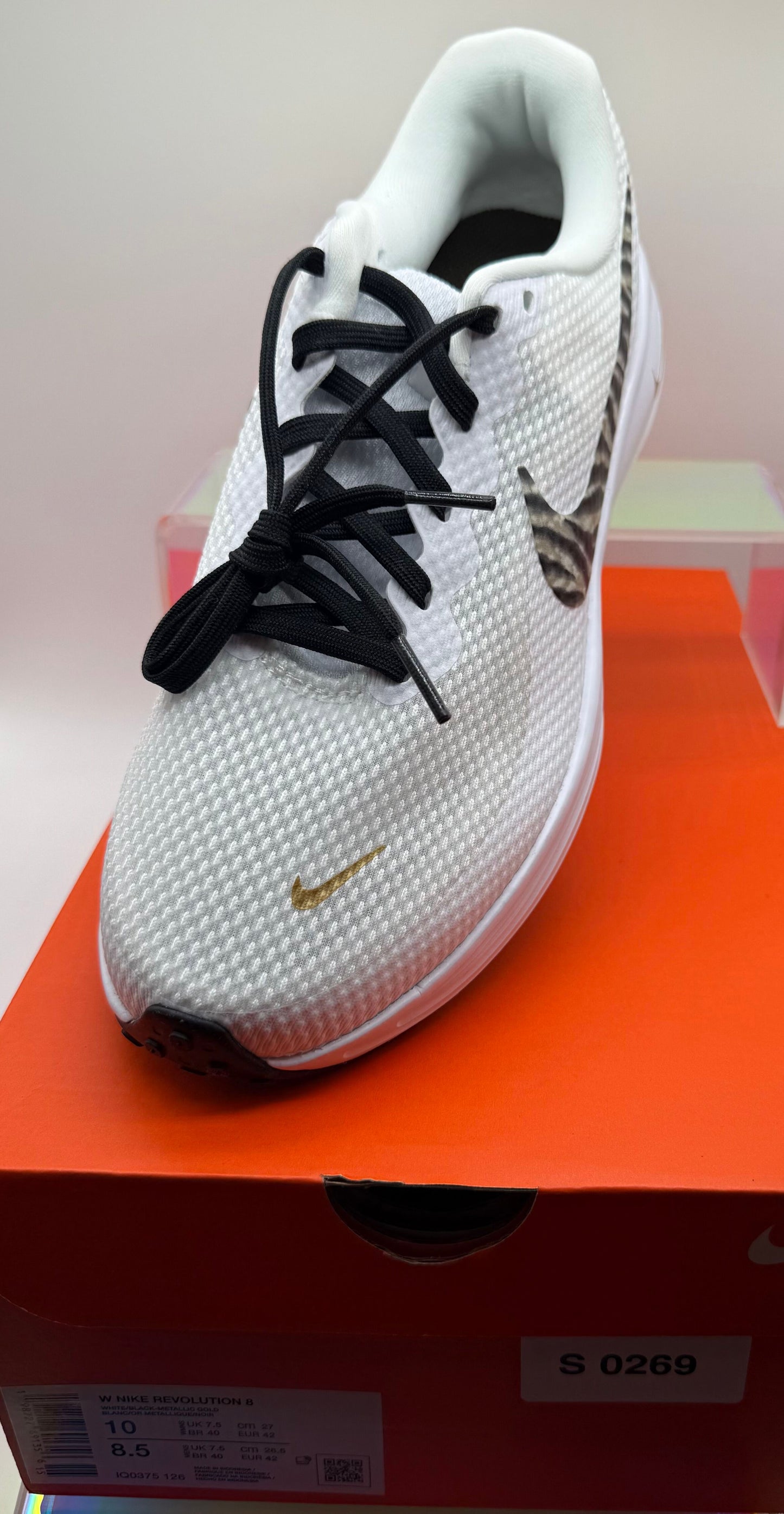 Nike - W Nike Revolution 8 - W- 10, M- 8.5